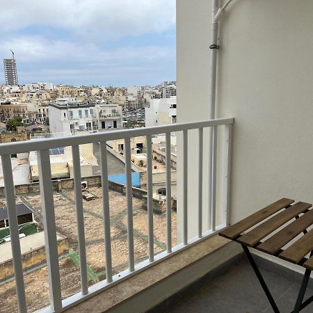 F10 Room 3, Private Room Two Single Beds Shared Bathroom In Shared Flat Msida Zewnętrze zdjęcie