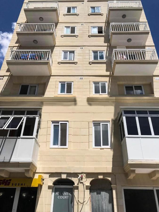 F10 Room 3, Private Room Two Single Beds Shared Bathroom In Shared Flat Msida Zewnętrze zdjęcie