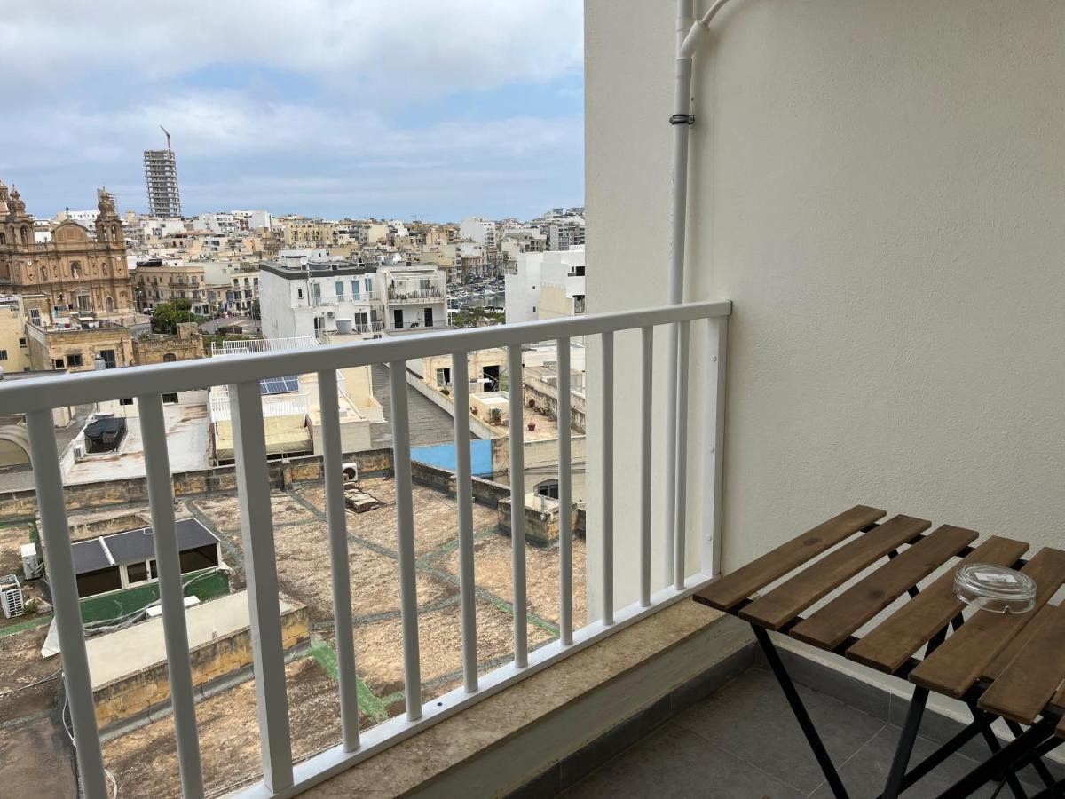 F10 Room 3, Private Room Two Single Beds Shared Bathroom In Shared Flat Msida Zewnętrze zdjęcie